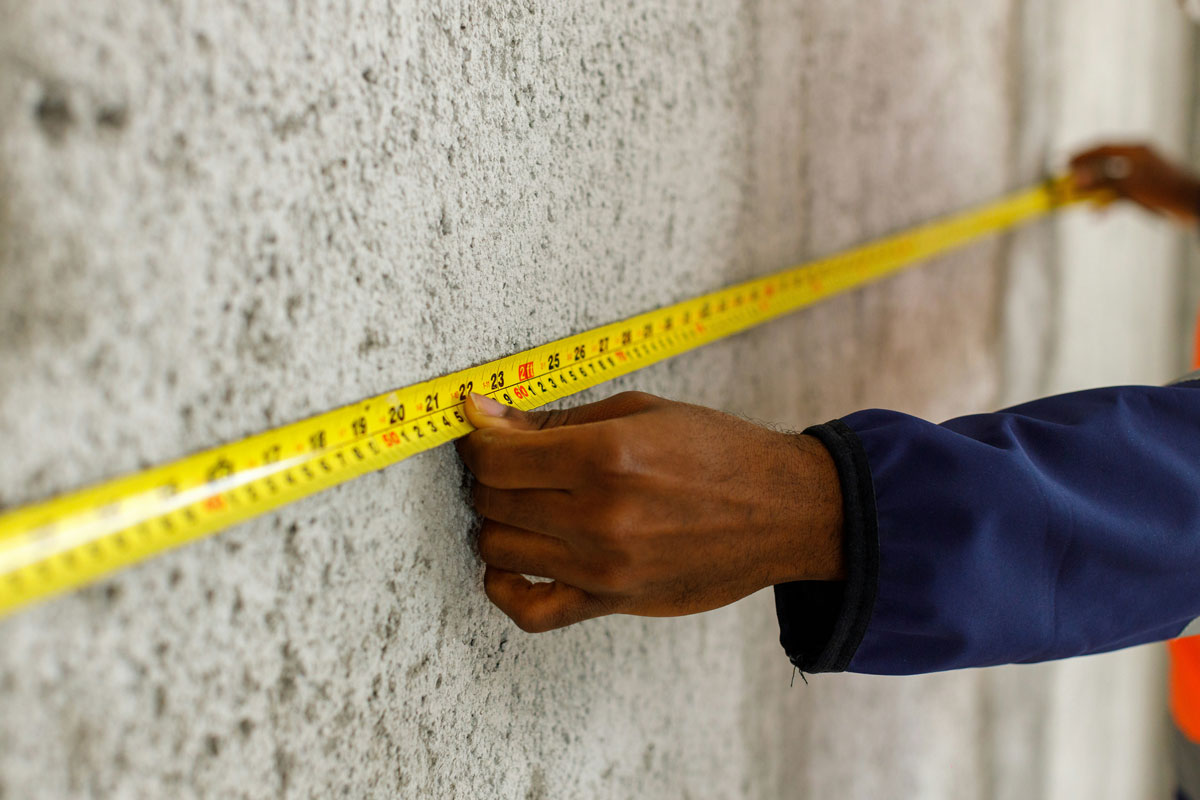 How to Calculate the Square Feet of a Home